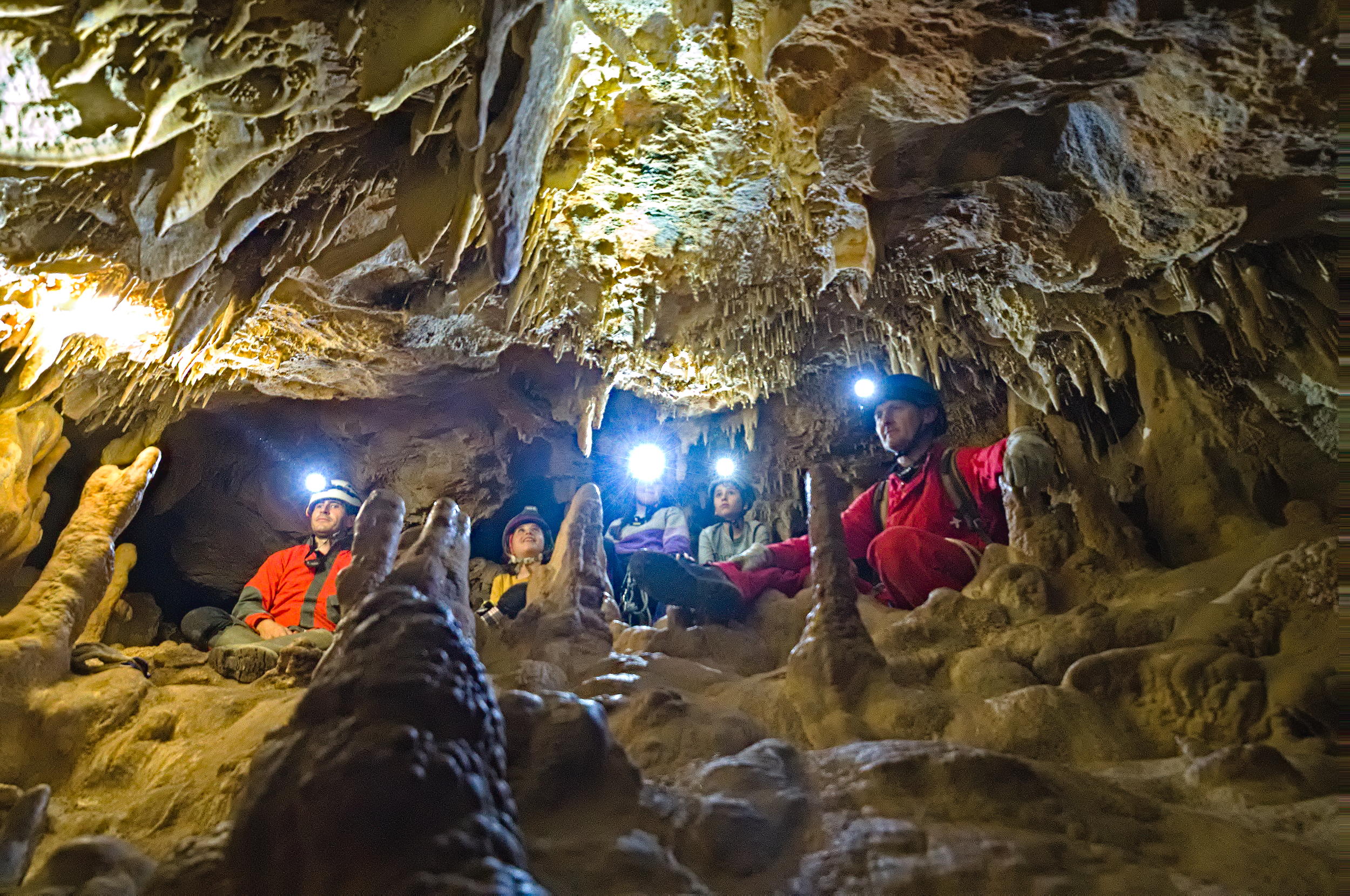 Foto Cueva de las Latas (niños)